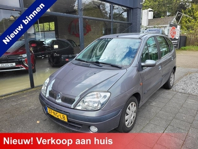 Renault Scénic 1.6-16V Expression Niet mooi. Geen roest en