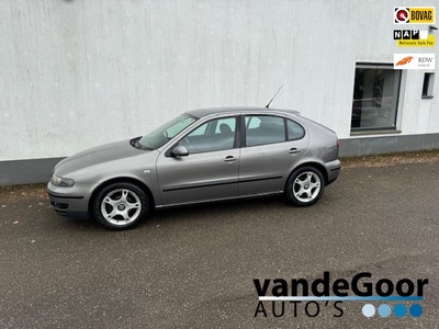 Seat Leon 1.6-16V Sport, '04, sportieve, nette auto met goede apk !