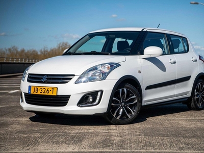 Suzuki Swift 1.2 90pk Style EASSS | Airco | Cruise Control | Stootstrips | LM Velgen | Navigatie |