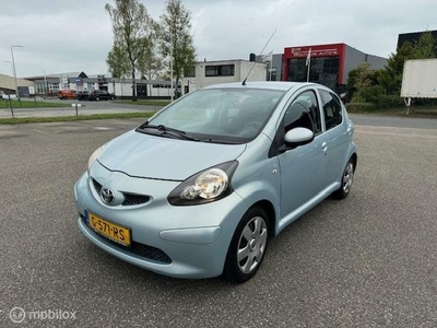 Toyota Aygo 1.0-12V + Airco 5 Drs nette betrouwbare auto!