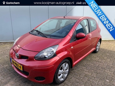 Toyota Aygo 1.0-12V Aspiration Red Navigator | 1e Eigenaar | DLR onderhouden | Navigatie | Unieke Uitvoering |