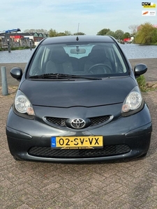 Toyota Aygo 1.0-12V.apk 30-03-2025 .elektrische ramen. Aluminium velgen