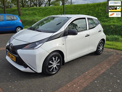 Toyota Aygo 1.0 VVT-i x-now 1e EIGENARESSE NED AUTO GOED ONDERHOUDEN