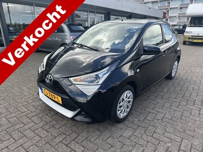 Toyota Aygo 1.0 VVT-i x-play Acamera Carplay Airco Nap