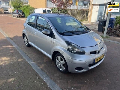 Toyota Aygo AUTOMAAT / Airco / 5 deurs / Leuke auto