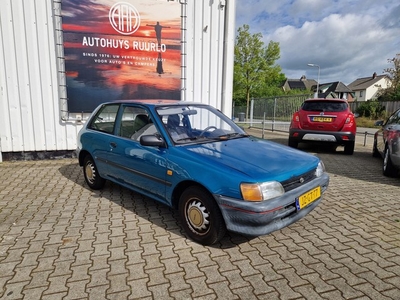 Toyota Starlet 1.3i Sport P8 jaar APK betrouwbare Starlet