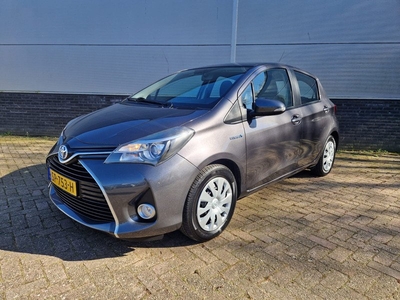 Toyota Yaris 1.5 Hybrid Lease Limited Automaat | Navigatie | Achteruitrijcamera | Regensensor |