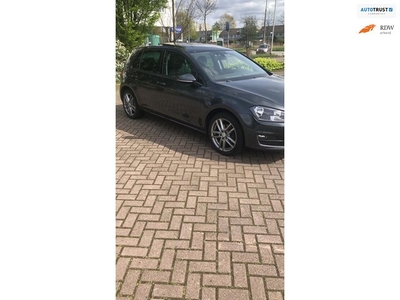 Volkswagen GOLF 1.2 TSI Connected Series