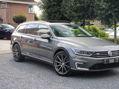 Volkswagen Passat Variant 1.4 TSI GTE Highline full options NL Auto | Virtual | Pano