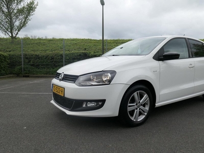 Volkswagen Polo 1.2 TSI Highline Apk/Airco/Cruise/Navi/Aux/ParkeerSens/Boekjes