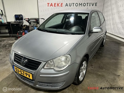 Volkswagen Polo 1.4-16V Optive Airco