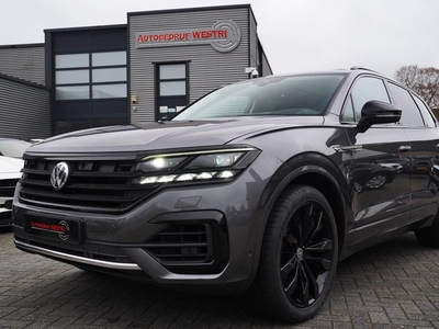 Volkswagen Touareg 3.0 TDI R-Line | Panorama | Luchtvering | Elek trekhaak | Massage | Luxe leder | 360 cam | Adaptieve cruise |