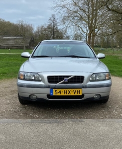 Volvo S60 2.4 140PK AUT 2002 Grijs 378.000 km's