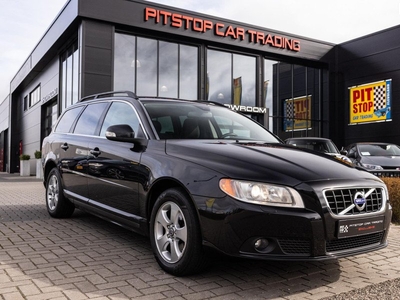 Volvo V70 2.0F Momentum, 146 PK, Trekhaak, Stoelverwarming, Cruise!