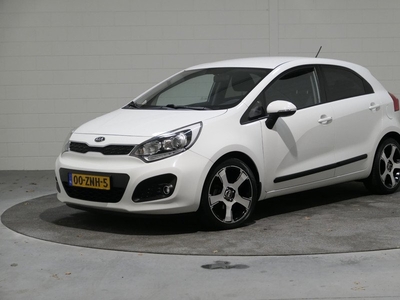 Kia Rio 1.2 CVVT Design Edition 5Drs NL, Boekjes, UITSTRALING .. Airco .. Cruise, Tel. Pioneer audio, Led, Sportw. enz ...