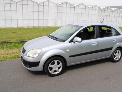 Kia Rio 1.6 CVVT X-ecutive 5 Drs met Climate control