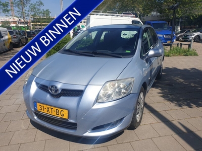 Toyota Auris 1.6-16V Sol Business