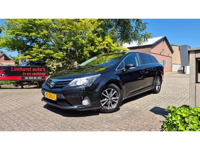 Toyota Avensis Wagon 2.0 D-4D Business achter uit rij