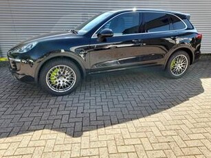 Porsche CAYENNE 3.0 S E-Hybrid | Clima | Cruise control | LM Velgen | Lederen bekleding | Memory chairs | Zeer lage kmstand! | RIJKLAARPRIJS INCL 12 MAANDEN GARANTIE EN BEURT