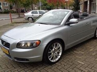 Volvo C70 2.4 MOMENTUM