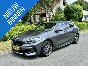 BMW 1-serie M135i xDrive 306PK Schaalstoelen•ACC•Camera