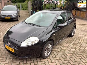 Fiat Grande Punto 1.4 Dynamic nieuwe apk tot 6-2025 zo