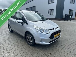 Ford B-Max 1.0 EcoBoost Titanium camera navigatie goed onder