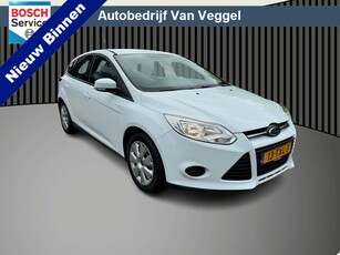 Ford Focus 1.0 EcoBoost Trend trekhaak, cruise, navi