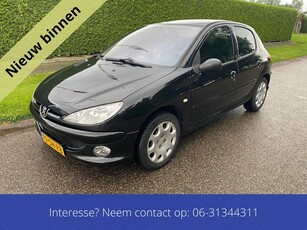 Peugeot 206 1.4 Air-line 3 zeer nette 5 deurs (bj 2006)