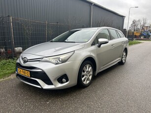 Toyota Avensis 1.6 D-4D-F Aspiration / LEER / NAVI / AIRCO