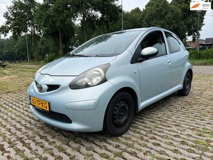 Toyota Aygo 1.0-12V + / airco / nap / apk