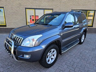 Toyota Land Cruiser 3.0 D-4D VX Window Van (bj 2007)