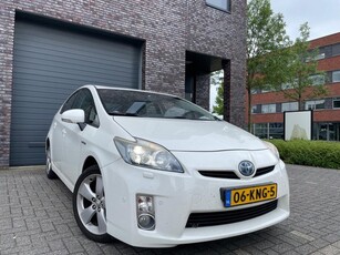 Toyota Prius 1.8 Executive (bj 2010) HuDLEERNAViNW