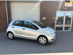 Toyota Yaris 1.3 VVT-i NowAIRCONIEUWE APKLEUKE AUTO