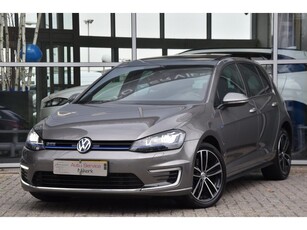 Volkswagen Golf 1.4 TSI GTE Connected Series Aut. Pano.dak