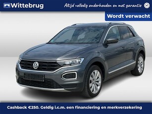 Volkswagen T-Roc 1.5 TSI 150pk DSG Sport / Navigatie / LED