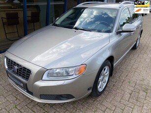 Volvo V70 2.5FT Summum 200PK LEER / ECC / PDC / TREKHAAK