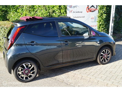 Toyota Aygo 1.0 VVT-i x-clusiv met open dak