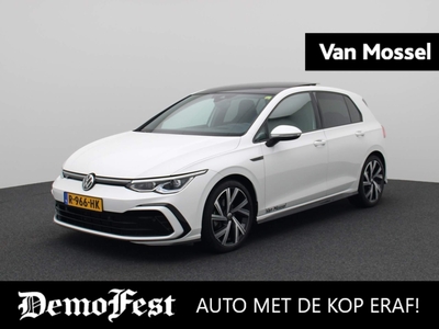 VOLKSWAGEN GOLF 1.5 eTSI R-Line < Fabrieksgarantie tm 02-2025 | Panoramadak | Virtual dashboard | Climate control | Parkeersensoren | Lichtmetalen velgen | LED Koplampen | Apple carplay/android auto |