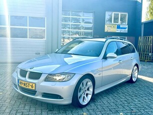 BMW 3-serie Touring 325i Automaat/Xenon/Navi/Pano