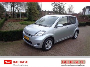 Daihatsu Sirion 1.3i 100th Anniversary bij Daihatsu dealer met 12 maanden Bovag garantie !