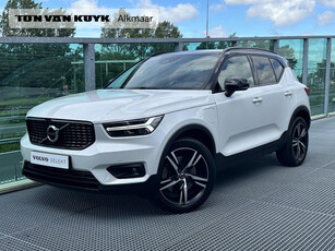 Volvo XC40 1.5 T4 Recharge R-Design Expression Hybrid / Automaat / Driver assist / BLIS / Intellisafe assist- en surround / Park assist voor- en achter / Parkeercamera / Parkeerverwarming met timer / 19 inch wielen