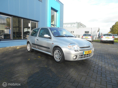 Renault Clio 2.0-16V RS Bodyoff gerestaureerd.