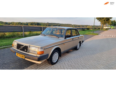 Volvo 240 2.3 GL 172.000dkm!!! Nap nieuwe Distributie en waterpomp.