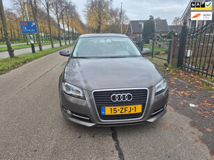 Audi A3 Sportback 1.2 TFSI Attraction Advance 6 DE VERSNELLING STORING