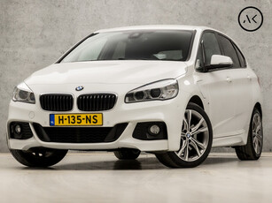 BMW 2 Serie Active Tourer 225xe High Executive M Sport 225Pk Automaat (GROOT NAVI, M PAKKET, HEAD-UP DISPLAY, STOELVERWARMING, BLAUWE STIKSELS, LEDEREN SPORTSTOELEN, GETINT GLAS, ELEK ACHTERKLEP, NIEUWE APK, NIEUWSTAAT)