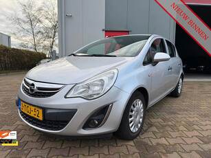 Opel Corsa 1.2-16V Edition ( NIEUWE APK + TREKHAAK + RIJDT GOED )