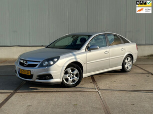 Opel Vectra GTS 2.2-16V automaat, youngtimer, navi, nieuwe apk!