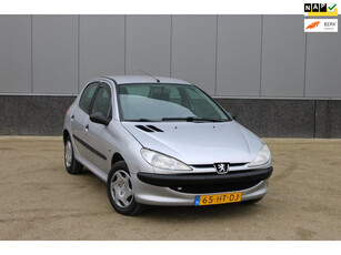 Peugeot 206 1.4 XR Nieuwe 5-deurs, APK, nette Auto!