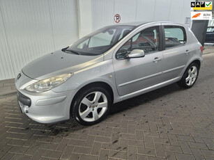 Peugeot 307 2.0L/automaat/leder